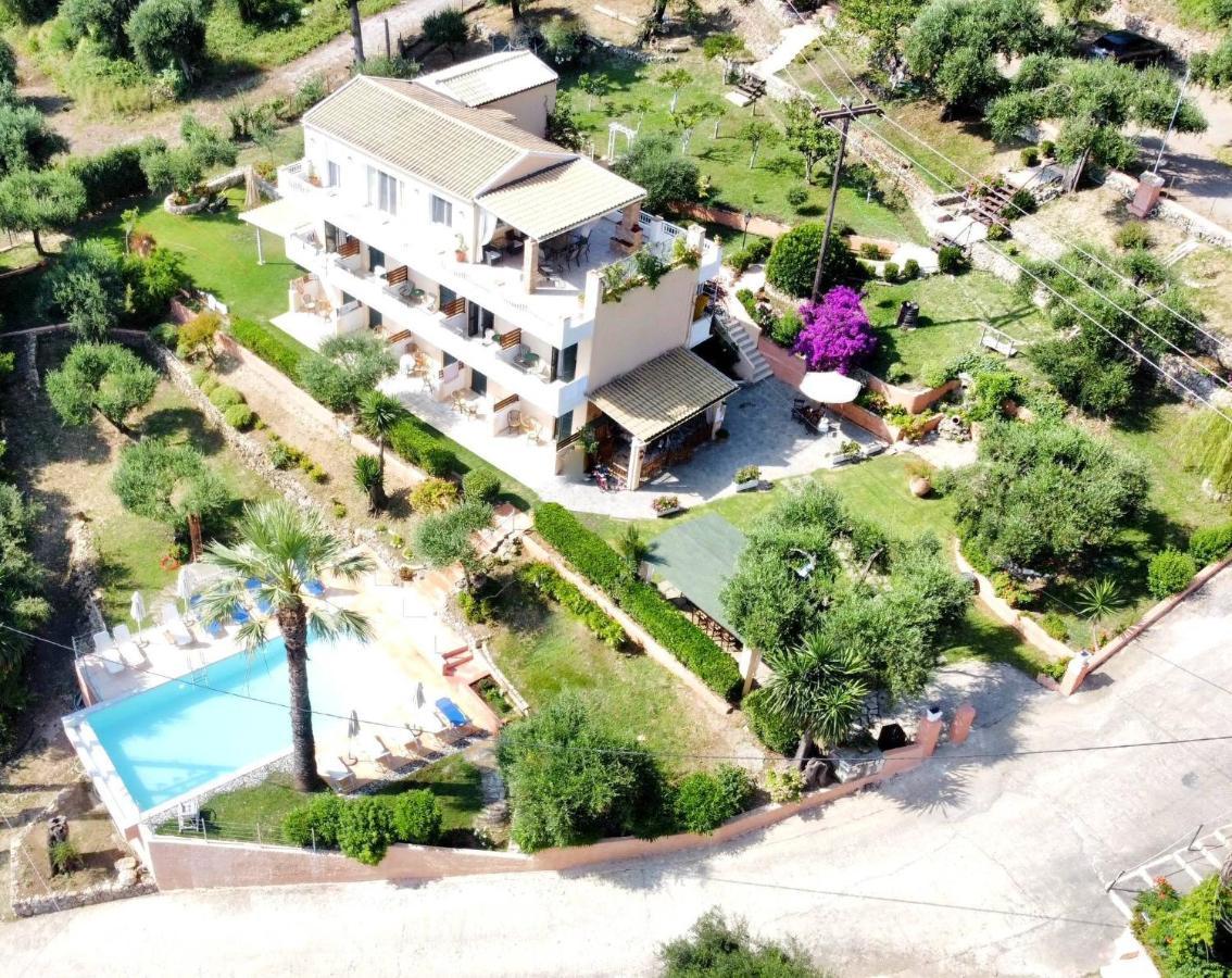 Veroniki Penthouse Deluxe Apartment Άγιος Ιωάννης Περιστερών Εξωτερικό φωτογραφία