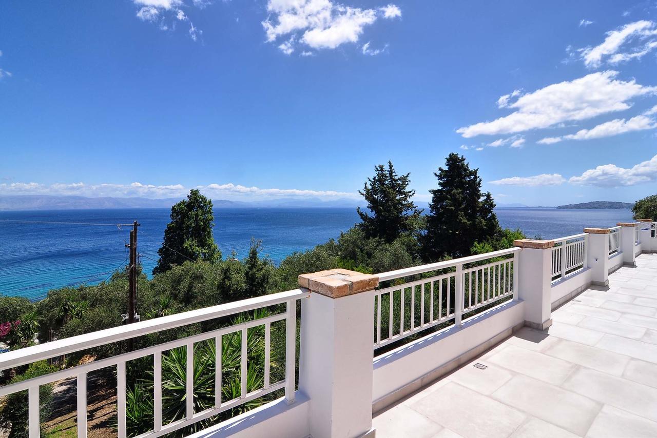 Veroniki Penthouse Deluxe Apartment Άγιος Ιωάννης Περιστερών Εξωτερικό φωτογραφία