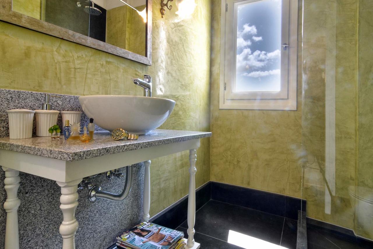 Veroniki Penthouse Deluxe Apartment Άγιος Ιωάννης Περιστερών Εξωτερικό φωτογραφία