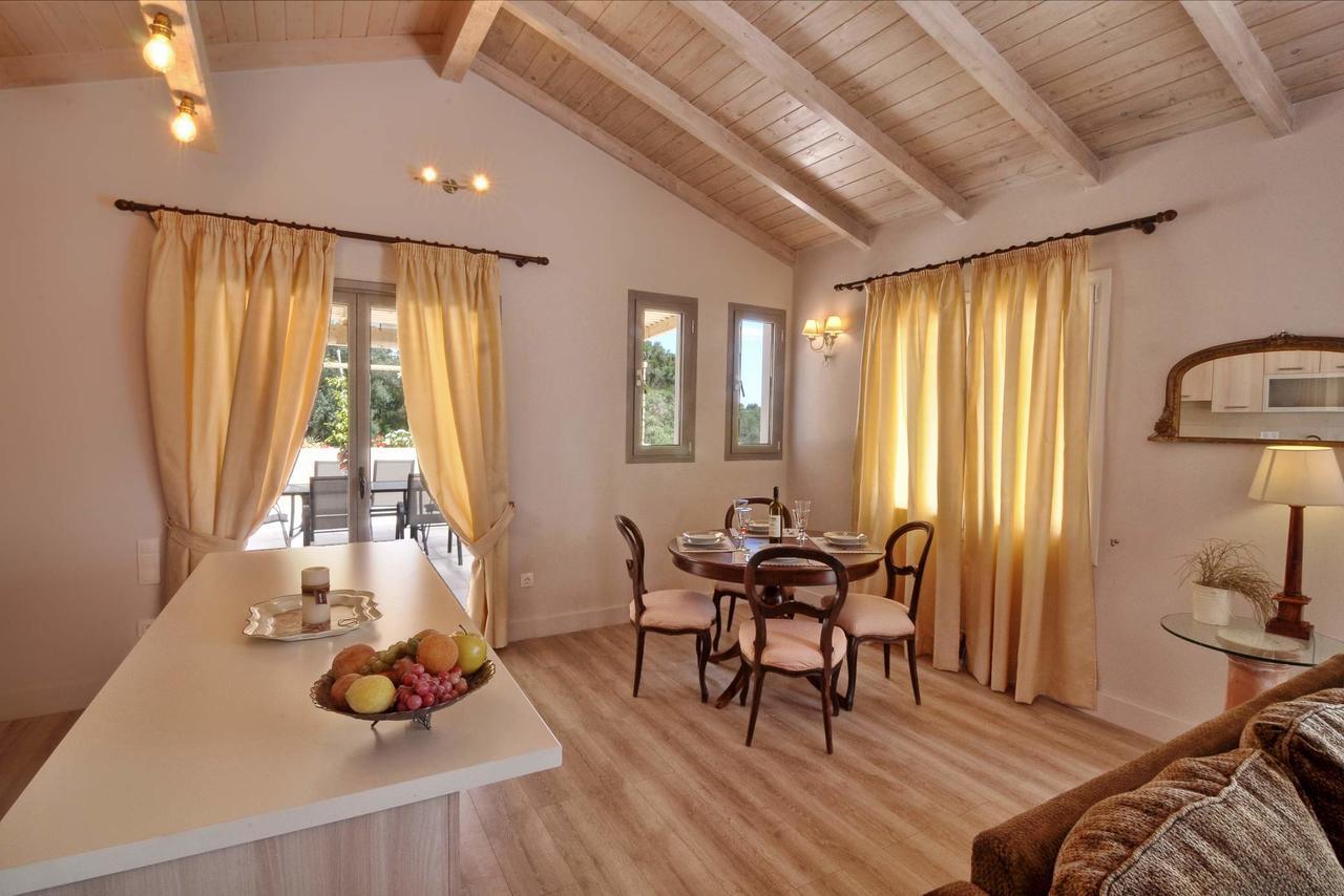 Veroniki Penthouse Deluxe Apartment Άγιος Ιωάννης Περιστερών Εξωτερικό φωτογραφία