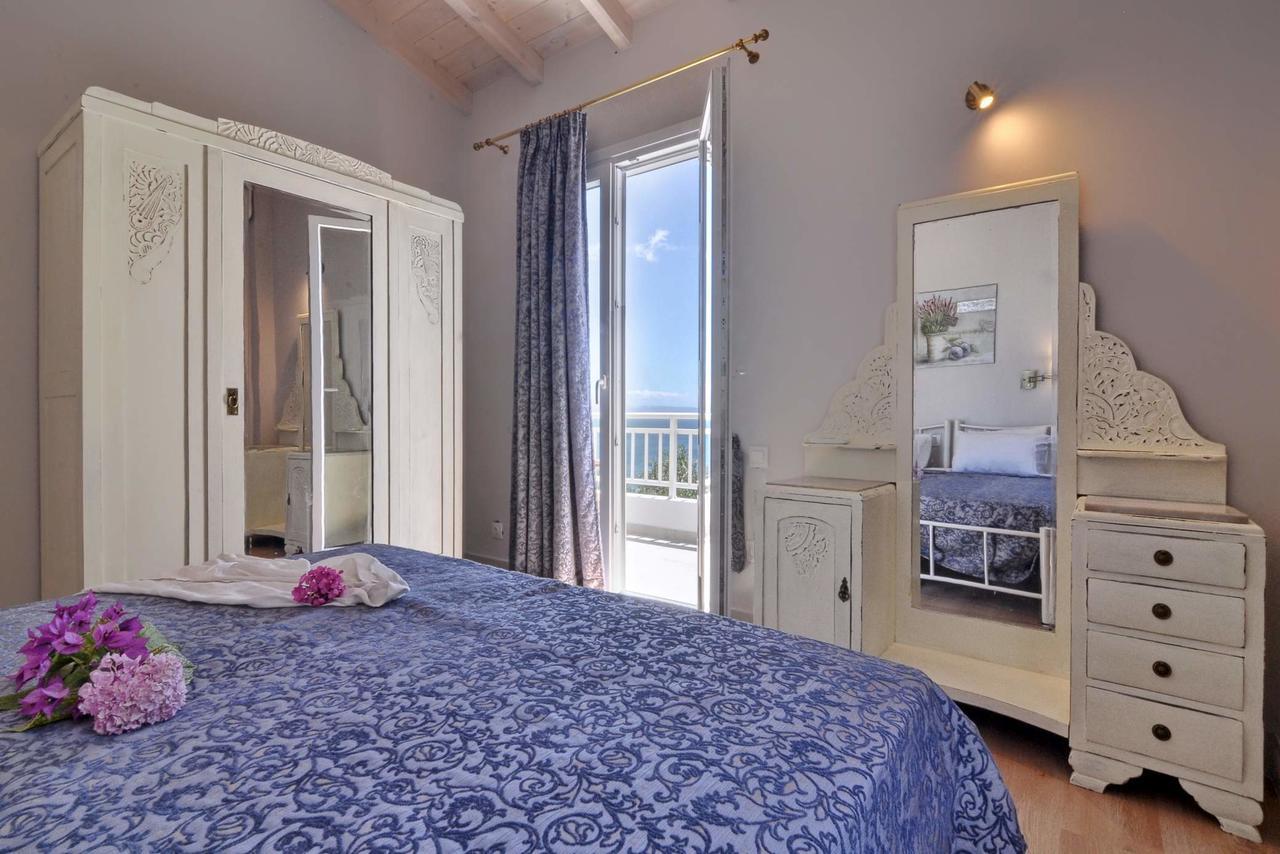 Veroniki Penthouse Deluxe Apartment Άγιος Ιωάννης Περιστερών Εξωτερικό φωτογραφία