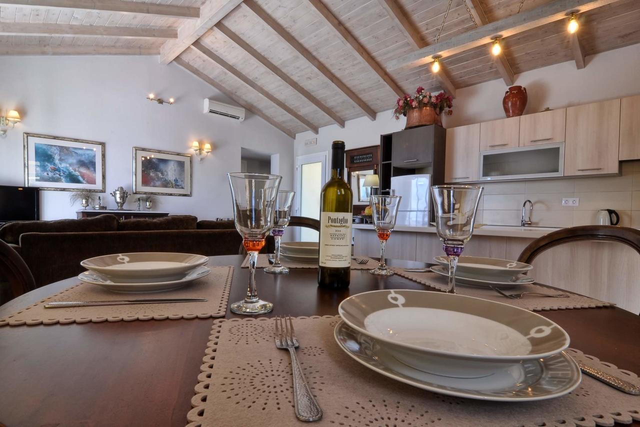Veroniki Penthouse Deluxe Apartment Άγιος Ιωάννης Περιστερών Εξωτερικό φωτογραφία