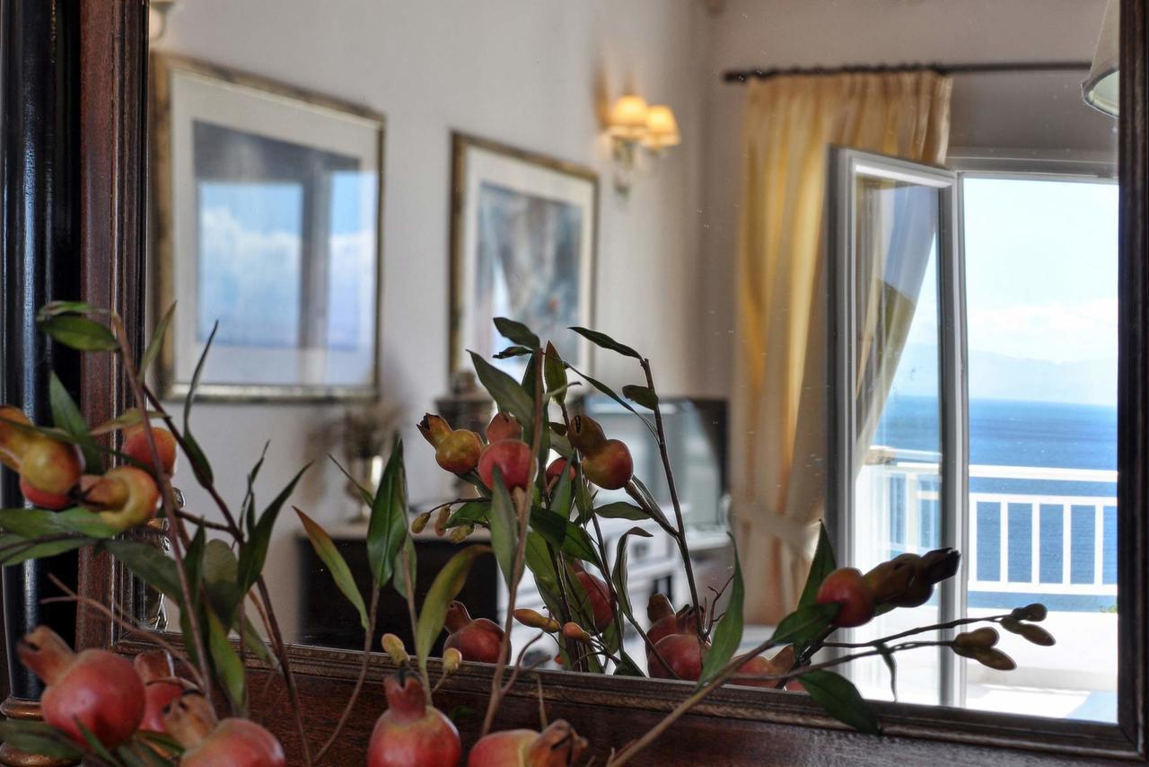 Veroniki Penthouse Deluxe Apartment Άγιος Ιωάννης Περιστερών Εξωτερικό φωτογραφία