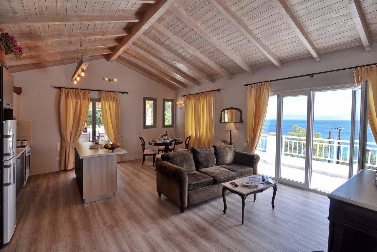 Veroniki Penthouse Deluxe Apartment Άγιος Ιωάννης Περιστερών Εξωτερικό φωτογραφία