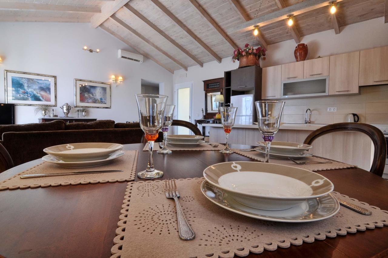 Veroniki Penthouse Deluxe Apartment Άγιος Ιωάννης Περιστερών Εξωτερικό φωτογραφία
