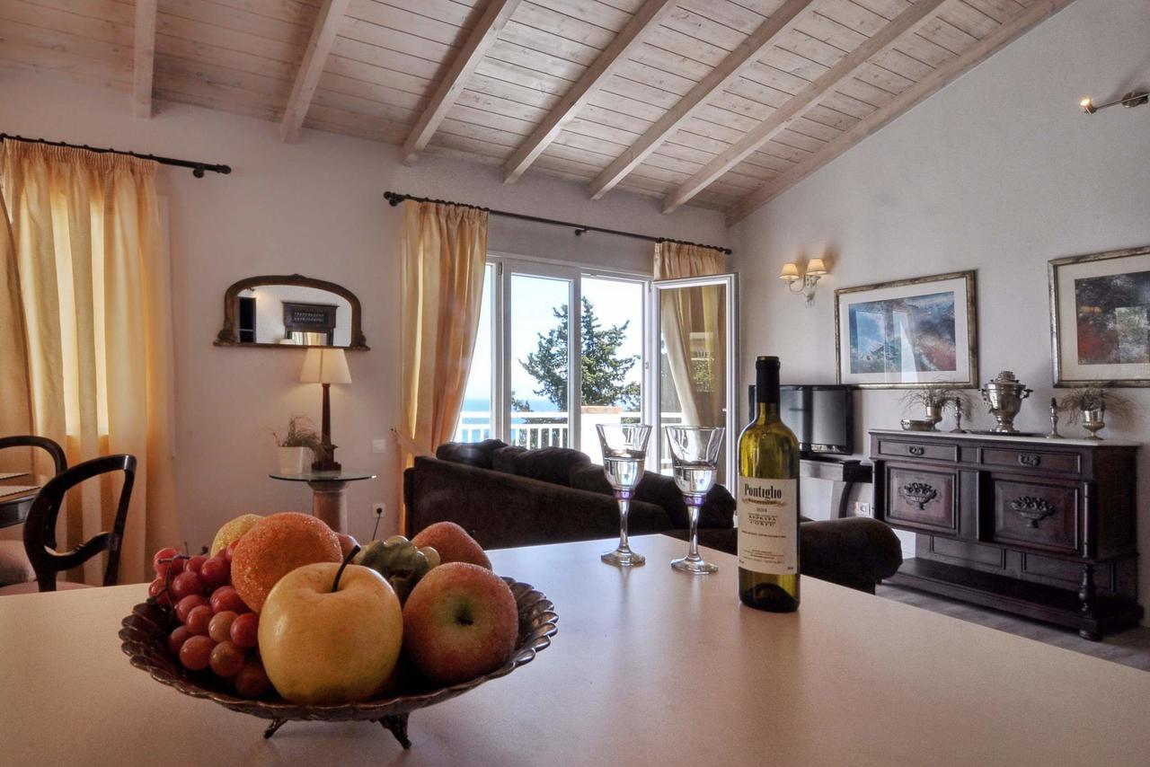 Veroniki Penthouse Deluxe Apartment Άγιος Ιωάννης Περιστερών Εξωτερικό φωτογραφία